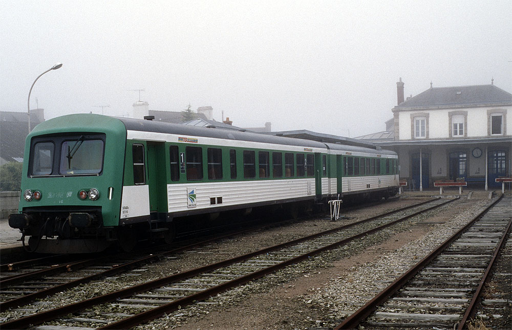 https://www.eisenbahnfotograf.de/datei/August 2000/4000243 SNCF 8516 Roscoff 8.8.2000.jpg